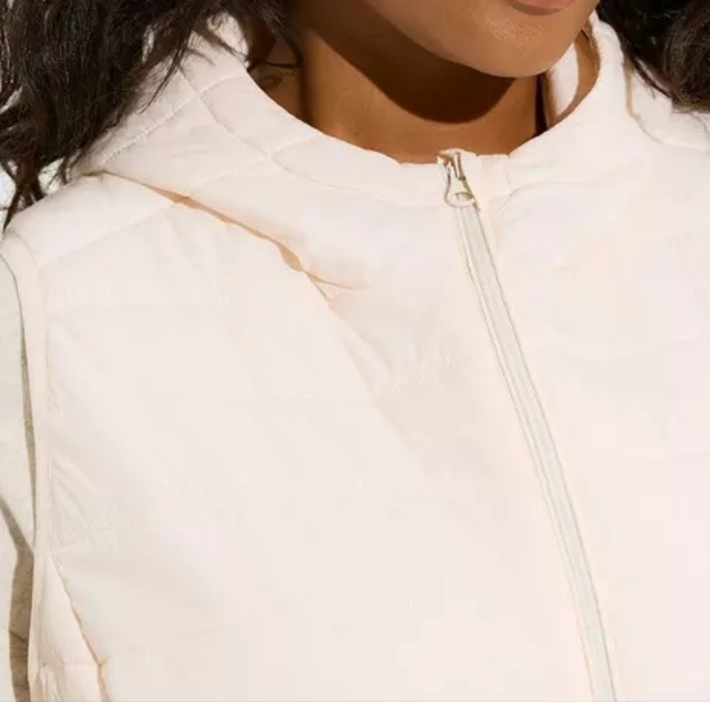 Torrid NWOT Light Packable Puffer Vest - Picture 3 of 9